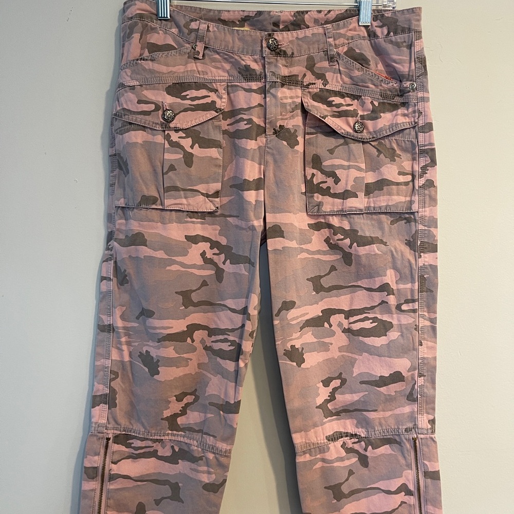 NWT Spice & Roses Pink Camo Cargo Pants - Size 10